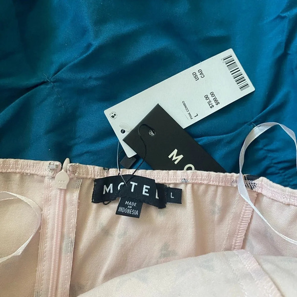 Motel Rocks Pink Bow Dress - Picture 3 of 3